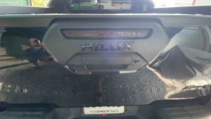 ชุดล็อคฝาท้ายออโต้ ตรงรุ่น Revo Rocco ใช้งานได้ 2 ระบบ ไม่ตัดต่อ