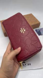 New กระเป๋าสตางค์ 10รอบหนังปั๊มลายcใบยาวขนาด 8 นิ้วงานสวยหนังดีมากมีอุปกรณ์ครบพร้อมส่ง