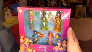 Authentic Mattel Disney Princess and Friends Set of 5 Moving LITTLE Dolls 9cm height Removable Skirts or Trousers 5 Friends by Disney Movies