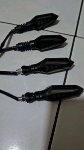 Sen Variasi Motor Running Panah 2 Warna Harga Kiri Kanan Universal