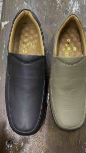 ผืนนั้น รองเท้าผู้ชาย 100% สวม 1842 รองเท้าหนัง และ เฟอร์ใส่นุ่ม พื้นเย็บ รองเท้าคุณภาพ ใส่แล้วไม่ลื่น