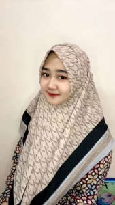 Hijab Segi Empat Voal Motiv VN: Tips & Trik