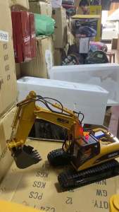 รถแมคโครบังคับมีไฟhuina1535