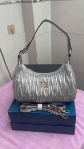 Túi xách quảng châu cao capa giá rẻ màu bạc đơn giản sang trọng đẳng cấp da mềm