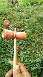 Mainan tradisional anak Etek etek kayu motif palu mainan jadul