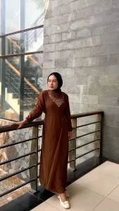 Gaya Kekinian Kondangan: Dress Exclusive Terbaru Gamis Swarovski Pesta Maxi Kondangan Lamaran Tunangan