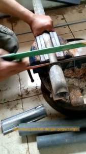 Gagang Gergaji Besi 12 inch Astino Plat Tebal Set Mata Gergaji