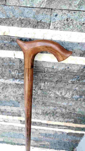 Tongkat Jalan Kayu Kelor Emas Motif Cula Premium D60