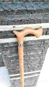 Tongkat Jalan Kayu Cendana Wangi Motif Cula Profil D69