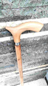 Tongkat Jalan Kayu Cendana Wangi Motif Cula Premium D71