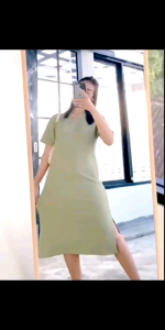 DRESS KNIT MIDI LENGAN PENDEK DENGAN BELAHAN SAMPING