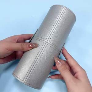 Bộ cọ trang điểm cá nhân GUVIET set 14 cây màu xám bạc có bao da hoặc ống cắm