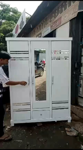 Lemari Pintu 3 Swing