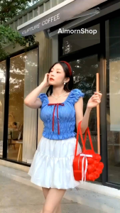 AimornShopp เสื้อครอปแขนตุ๊กตา ลายริ้ว แต่งเชือกผูกโบว์สีแดง ผ้าครัช ลายริ้ว ดีเทลทรงสวยมาก