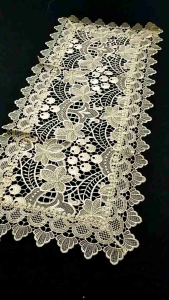 Taplak Meja Bordir & Loper Bordir Import Mewah Ukuran 45×90 Cm