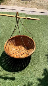 หาบเหรียญโปรยทาน หาบกระจาดขนาด 22นิ้ว พร้อมไม้คาน