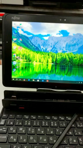 máy tính bảng 2in1 Fujitsu arrows tap q508