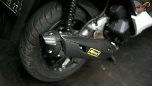 Knalpot ROB1 full stanlist vario160 new nmax 155 aerox 155 lexi vario beat dengan suara yang empuk ngebass dan tidak membuat bising dan yang pasti nya membuat motor lebih bertenaga pasti nya