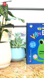 Sách phát triển vận động tinh cho bé đóng mở cài tháo kéo từ 0 đến 2 tuổi