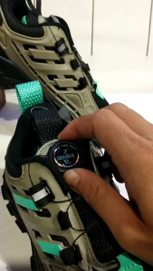 Sepatu Anak Sekolah Laki-Laki & Sneakers Terbaru