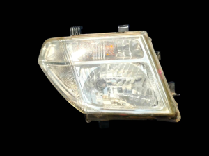 ไฟหน้า (ขวา)Nissan Navara D40 ปี07-13แท้ถอด มือสอง(กรุณาตรวจสอบสินค้าไห้ดี ถ้าใม่แน่ใจให้แชทถามทางร้านก่อนสั่งสินค้า ทางร้านจะไม่รับคืนสินค้าในกรณี ไม่พอใจสินค้า หรือ สั่งสินค้าผิด ทางร้านไม่มีนโยบายคืนเงิน นอกจากสินค้าทางร้านเสียหาย)