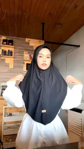 BERGO DAILY HAMIDAH SIZE L BY KEAN HIJAB