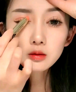Glitter Pen Eyeshadow Stick Pigmented Anti Ribet / Eyeshadow Pencil