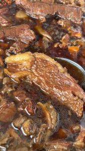 เนื้อสามชั้นวัวตุ๋น พร้อมอุ่นทาน น้ำหนักเนื้อ 250 กรัม - 2 สปอต์