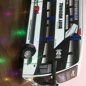 Miniatur Bis Bus Anak: Mainan Edukatif dari Kidds Panda Tunggaljaya