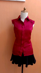 atasan kemeja wanita merah INVIO cewek S kutung MEWAH kancing depan