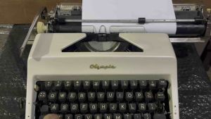 Typewriter Different Unit Available | with 3 Brandnew Ribbon