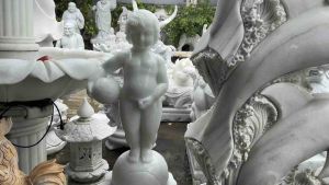 Tượng trang trí sân vườn- chú bé đứng đái 60 70 80cm.