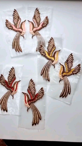 Sepasang Bordir Burung: Aksesoris Dekorasi Rumah Modern