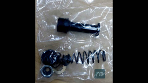 Clutch Master Repair Kit for Isuzu (RK-1199) / Fuso (RK-30321) / Hino (RK-80831-2)