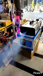 Smoke 1500W แถมฟรี น้ำยา 1ลิตร Fog machine เครื่องสโมค1500w มีรีโมท เครื่องทำควัน เครื่องทำไดรไอซ์ สำหรับไฟดิสโก้เลเซอร์