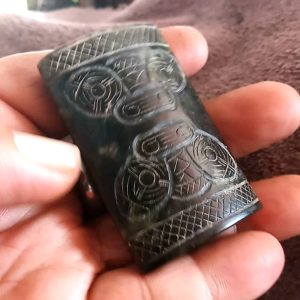 ลูกปัดหินเครื่องรางขนาดใหญ่มีรูทะลุ แม่เหล็กดูดได้เนื้อหินฉ่ำมีชิ้นเดียวส่งตรงปกครับ