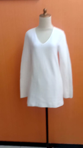 atasan sweater wanita pria putih UNIQLO cewek cowok M L lengan panjang tebal MEWAH