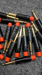 Jack 6 ly đuôi đỏ đen chân đồng(Đơn giá :2 cái)