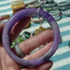 กำไลหยกธรรมชาติไซส์ 59 รหัส 073 BB