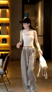 🇲🇾 READY STOCK! Stylish Womens Black and White Horizontal Striped Wide Leg Pants for a Long-Leg Look 3031Y