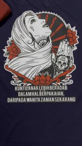 PROMO KAOS ATASAN KUNTILANAK LEBIH BERADAB DALAM HAL BERPAKAIAN BENDERA DB/KAOS BERGAMBAR/KAOS MURAH/KAOS LENGAN PENDEK/KAOS VIRAL/KAOS OBLONG