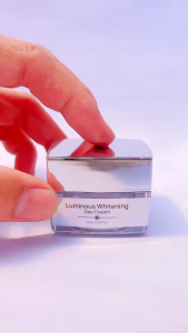 Ryoki Day Cream Skincare: Krim Pencerah Wajah Glowing & Penghilang Flek Hitam