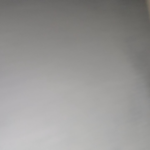 Kaos Pria Oblong Bahan Sueding & Sablon Plestisol: Tips Memilih & Mengenakan