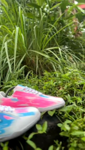 Sepatu futsal SPECS meta XR terbaru white pink fre kaos kaki dan deker