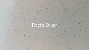 Emblem Logo mobil trek tulisan ISUZU elf kabin depan warna merah sudah dilengkapi dengan perekat sehingga tinggal pasang saja / Emblem ISUZU merah