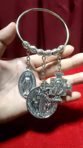 St. Benedict Miraculous Medals Doorchimes Hunger for Protection Against Evil with Pouch for All season Gifts