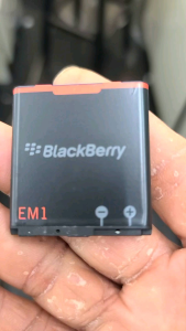Pin blackberry EM1 (cho 9360.v..v..) zin new
