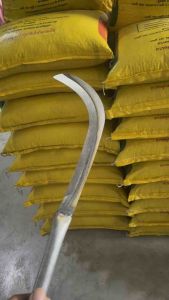 มีดเคียวหญ้าพร้อมด้ามเหล็ก 80เซนติเมตร มีดคมมาก ผลิตจากใบเลื่อยโรงงาน