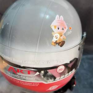 Nón bảo hiểm trẻ em hình labubu kiếng cho bé 3-8tuổi