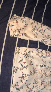 เสื้อแขนยาวลายดอกผูกคอได้ มือ2